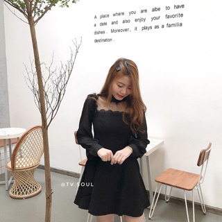 Đầm tay phồng phối ren