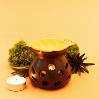 ĐẾ ĐỐT TINH DẦU BẰNG NẾN- HÌNH CHIẾC LÁ