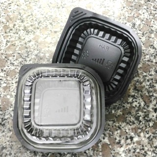 Hộp nhựa vuông đế đen co nắp Ht12 đựng đồ ăn tiện dụng