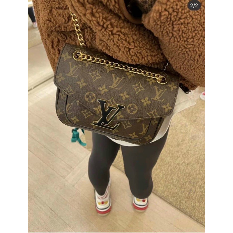 Túi đeo chéo cặp LV mới