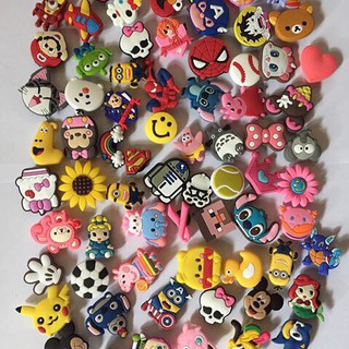 10 Sticker Jitbitz 2Dđủ các loại khác nhau gắn dép sục,dép cá sấu .phụ kiện giày dép