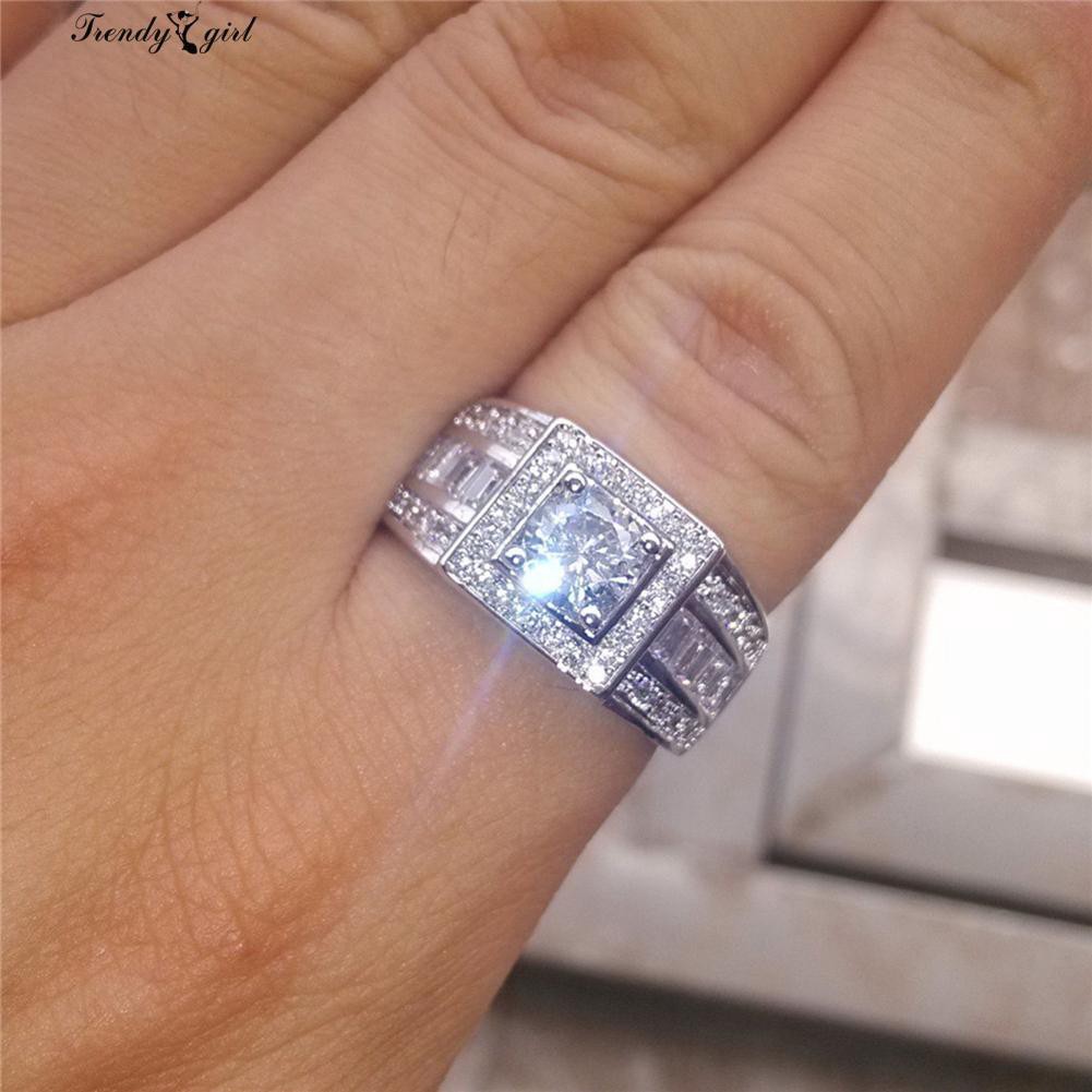 Nhẫn cưới thời trang đính đá quý nhân tạo bắt mắt cho nam giới