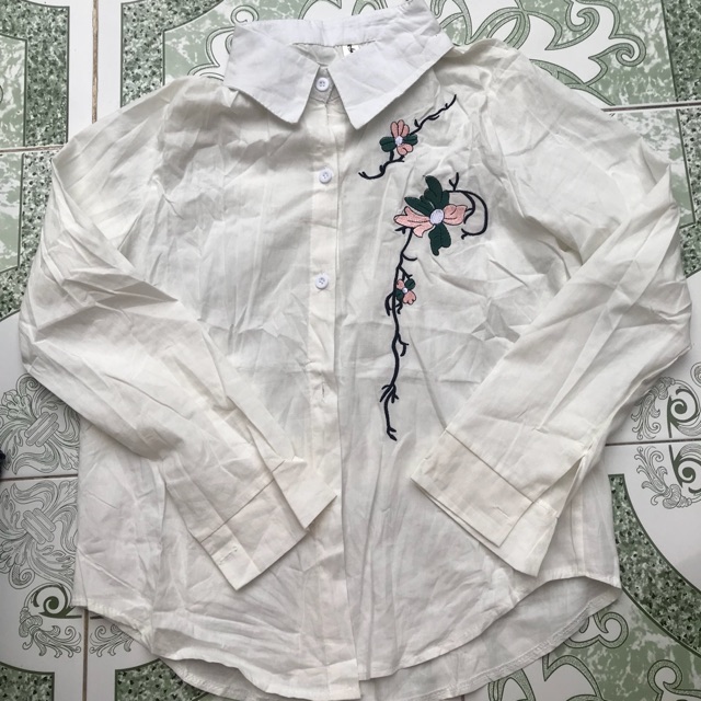 Sơ mi thêu hoa click vô video xem rõ hơn nha