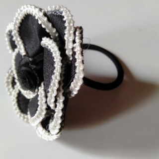 CỘT TÓC HOA TRÀ NỮ TÍNH