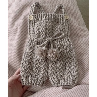 Bộ yếm cho bé len móc crochet ghi lông chuột