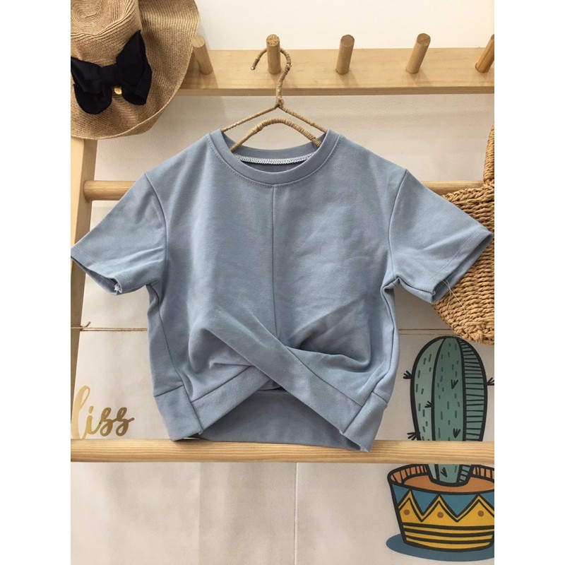 Áo croptop xoắn eo siêu xinh