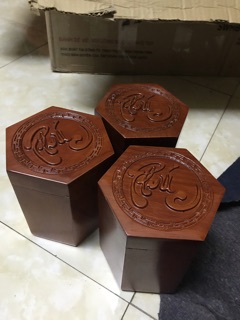 Hộp đựng chè lục lăng