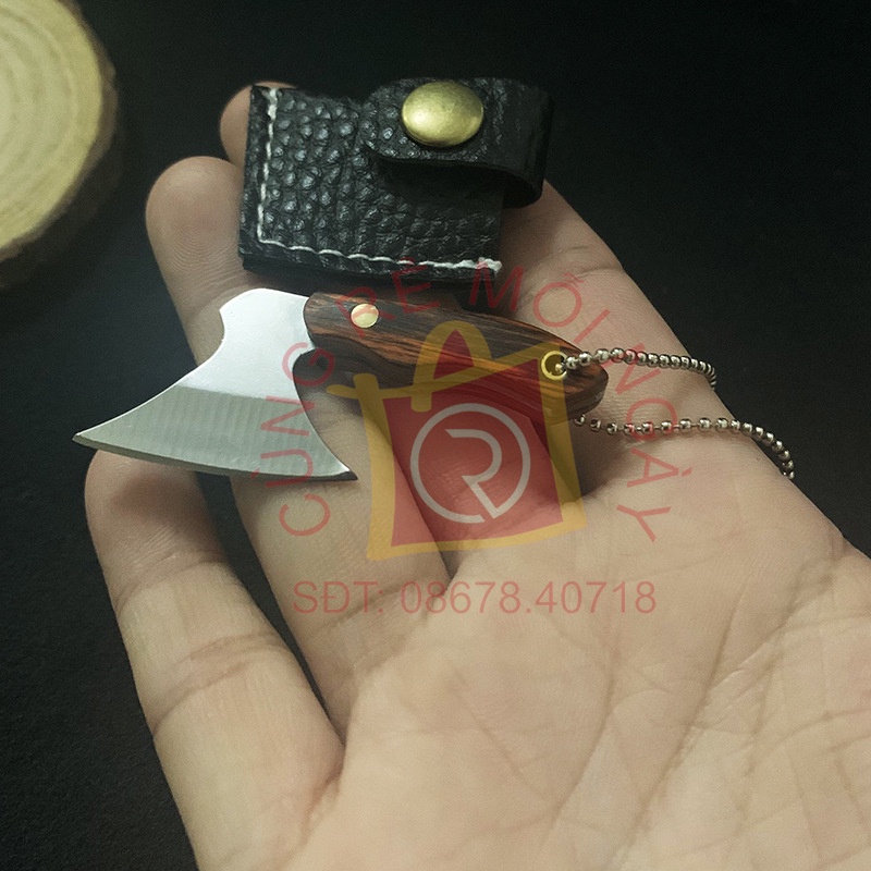 Móc khoá búa rìu mini bằng kim loại, có bao da, dùng đa năng