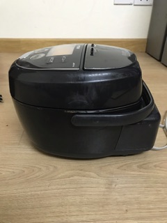 Nồi cơm điện nhật Tiger JPK-A100 1L
