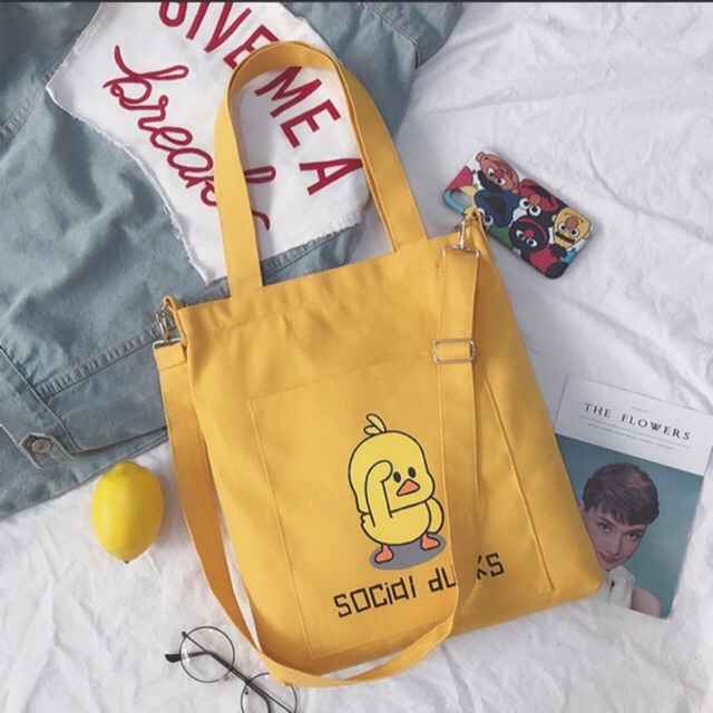 Túi đeo chéo vịt vàng