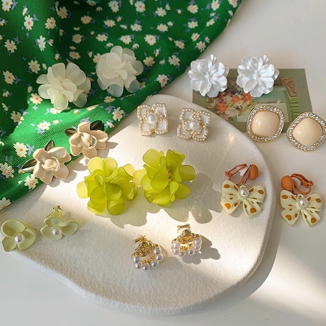 Khuyên Kẹp Vành Tai Không Cần Lỗ Hình Hoa Nhỏ Đính Ngọc Trai Giả Cho Nữ