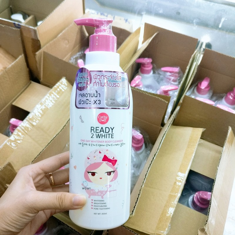 Sữa tắm trắng da Cathy Doll Ready 2 White One Day Whitener Body Cleanser