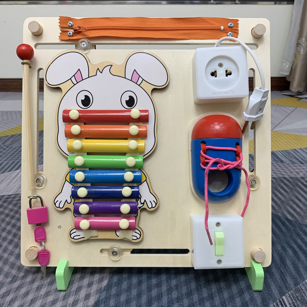 Đồ Chơi Gỗ,Bảng Bận Rộn Busy Board 2 Mặt Giúp Bé Học Tiếng Anh Và Học Kỹ Năng Tự Lập