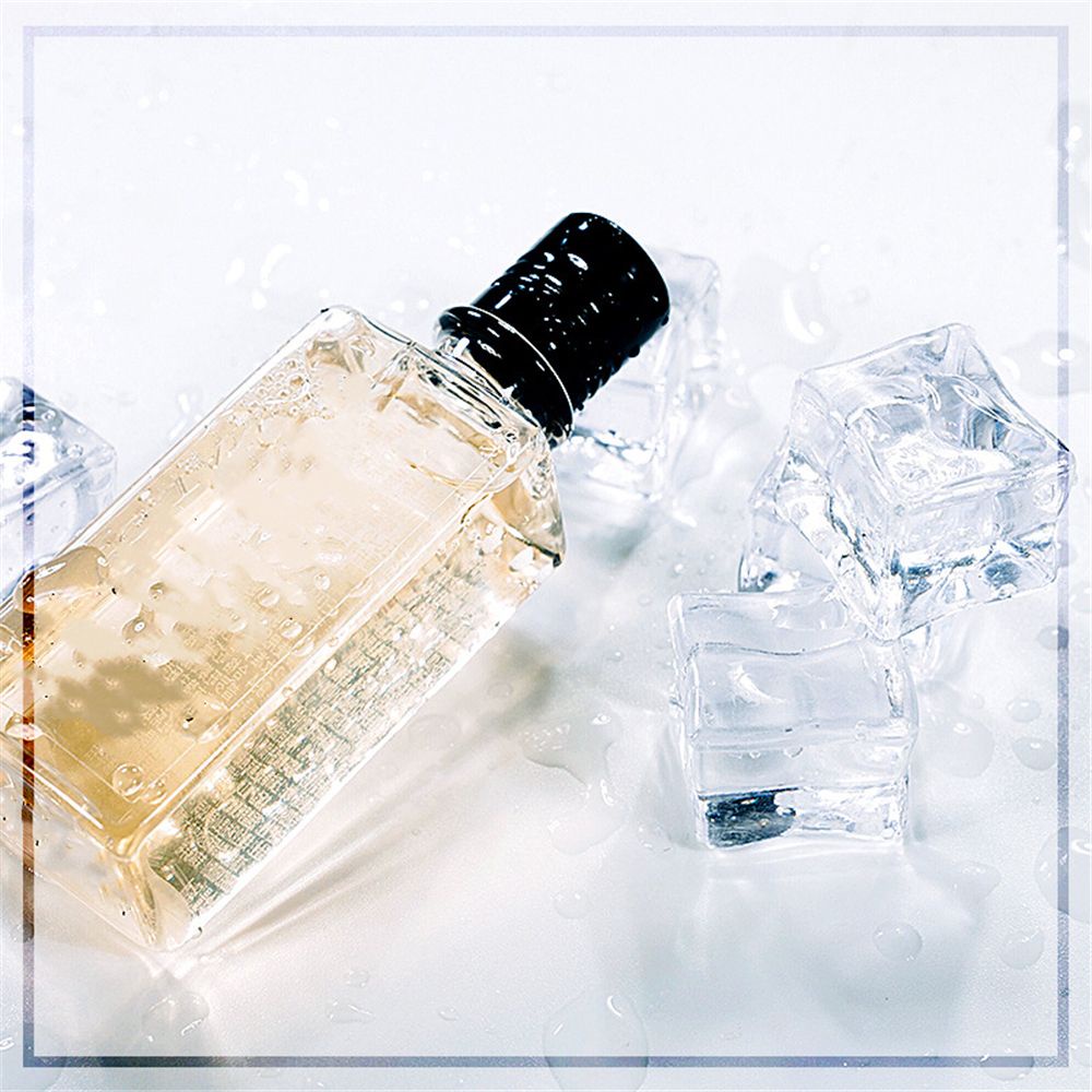 Khối đá nhân tạo bằng nhựa trong suốt dùng trang trí tiệc cưới