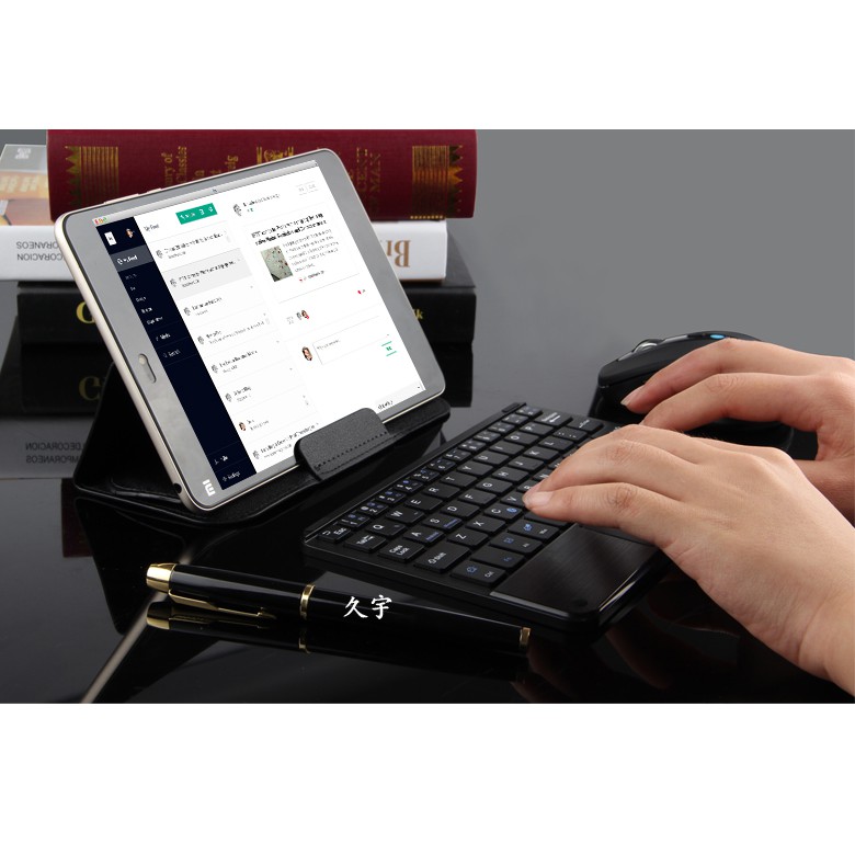 Bàn phím Bluetooth có touchpad