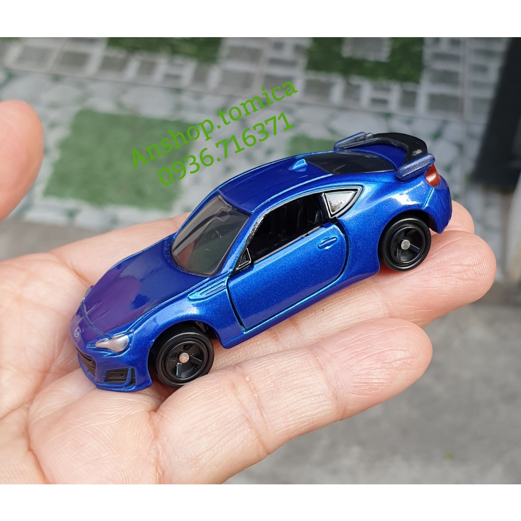 Mô hình xe Subaru mở được cửa màu xanh dương tomica Nhật Bản