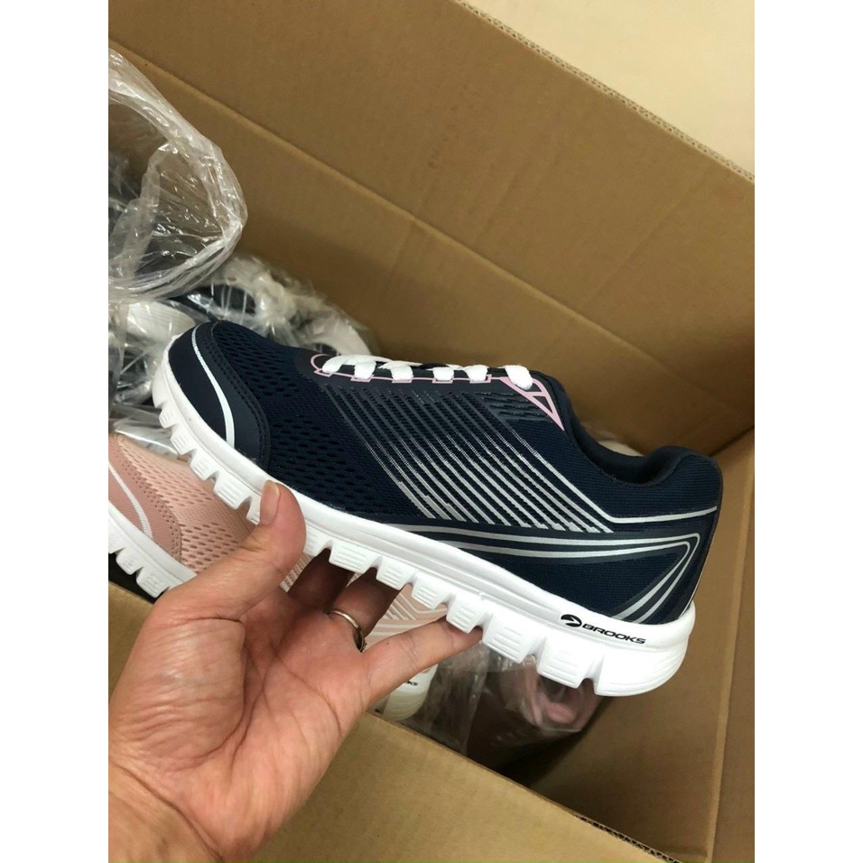 Giày chạy Brooks xuất mỹ