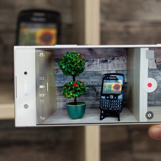 Camera sau cho Sony Xperia XA1