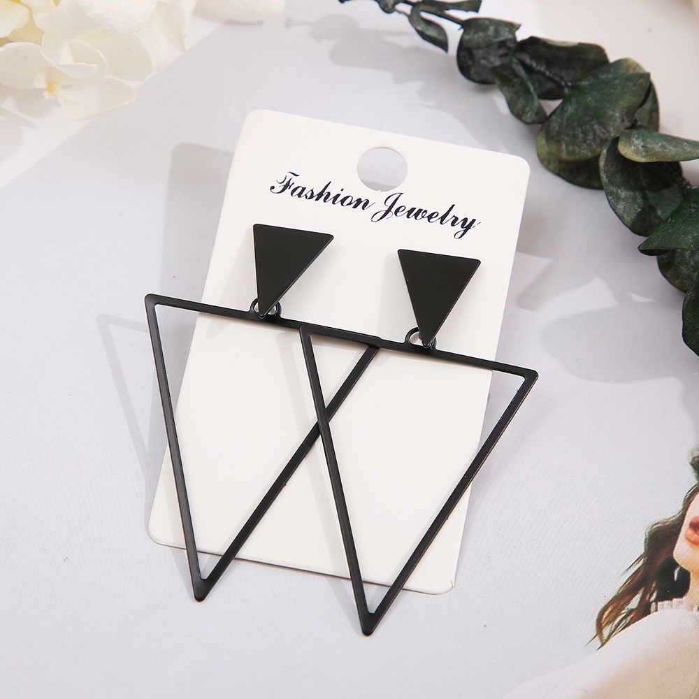 Khuyên Tai Hình Tam Giác Màu Đen Đơn Giản Thời Trang Cho Nữ