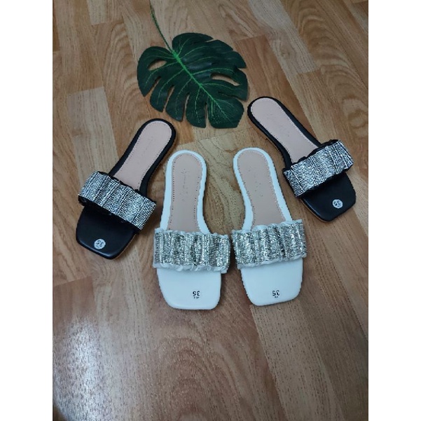 Dép nhún gắn đá