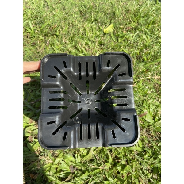 Chậu nhựa cứng vuông - màu đen  trồng cây - chậu Thakiko