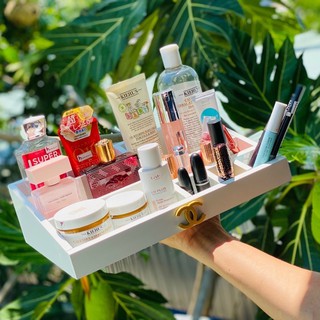 Kệ Gỗ Chanel đựng mỹ phẩm mới nhất 2021