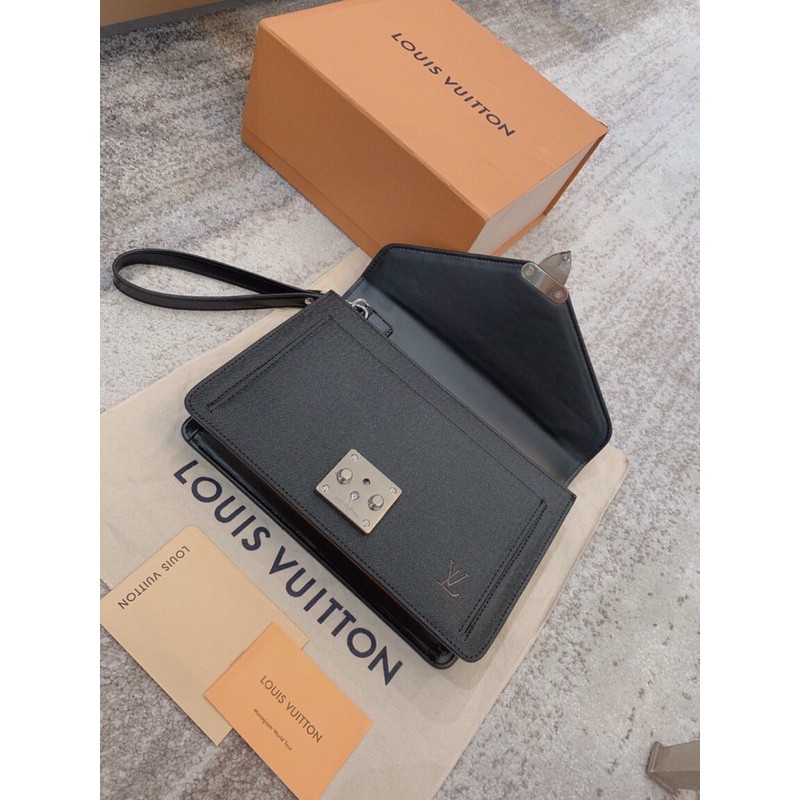 Clutch Cầm Tay về 2 Vân Da ,Da sần Và Da Trơn