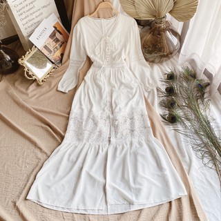 Đầm maxi trắng cổ V dài tay MITRIE thắt dây xẻ tà