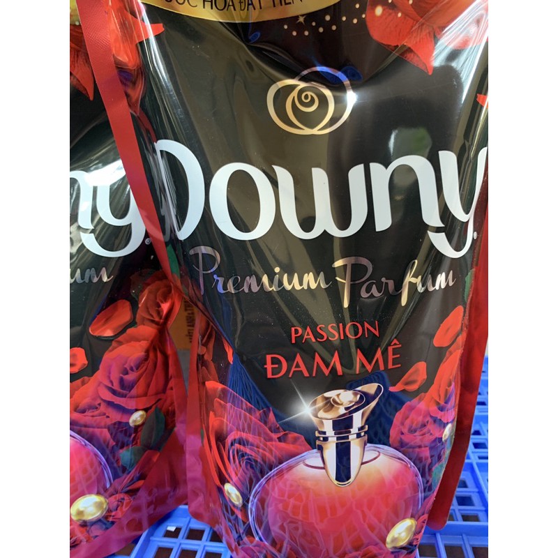 Combo 2 Túi nước Xả vải Downy Hương Đam Mê 1,4L (Mầu đỏ)