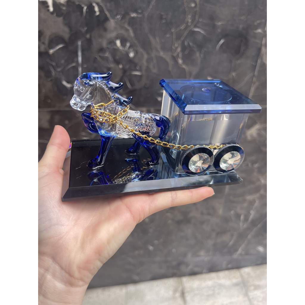 Tượng ngựa trang trí ô tô - Nước hoa ngựa kéo xe trang trí nội thất ô tô, phòng khách, văn phòng, khử mùi hôi hiệu quả