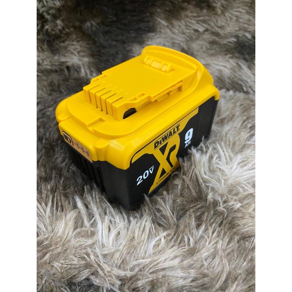 Pin Dewalt 20V 5s 3P, nhận sạc zin, có led báo pin. BN.