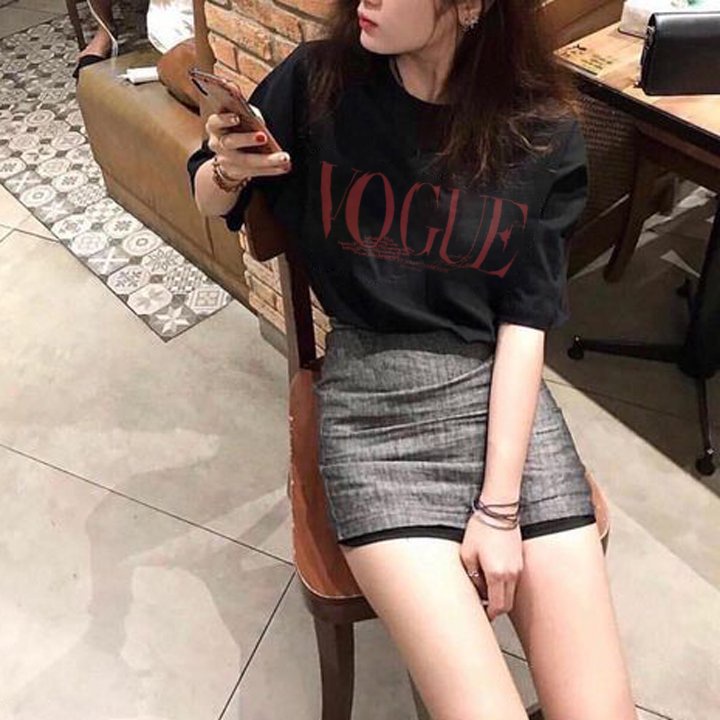 Áo Thun Nữ Màu Đen Trắng In Chữ VOGUE Chữ Ký VOGUE SEOUL Local Brand DLX Áo Phông Nữ Đẹp