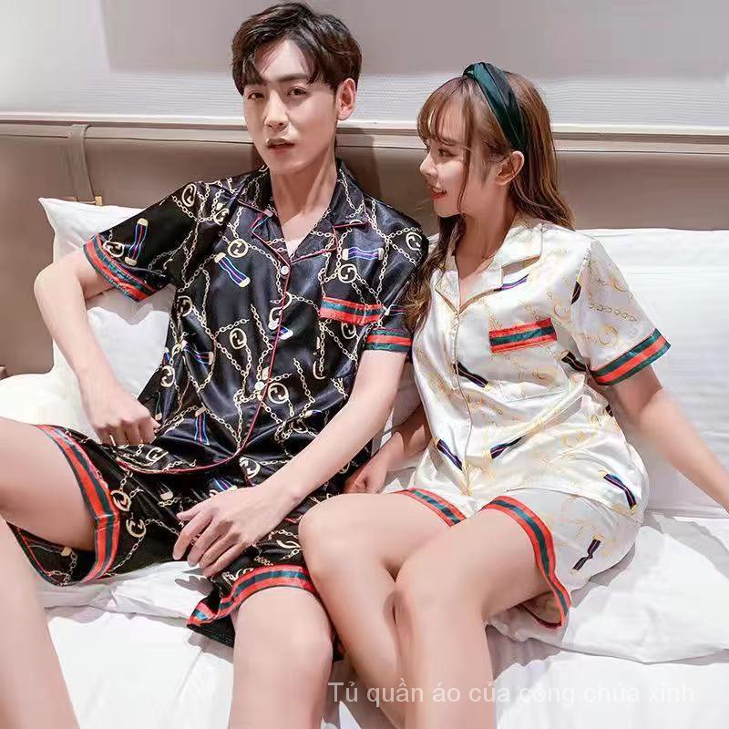 Bộ Đồ Ngủ Lụa In Hình Gấu Pooh Dễ Thương Cho Cặp Đôi 5 Tuổi