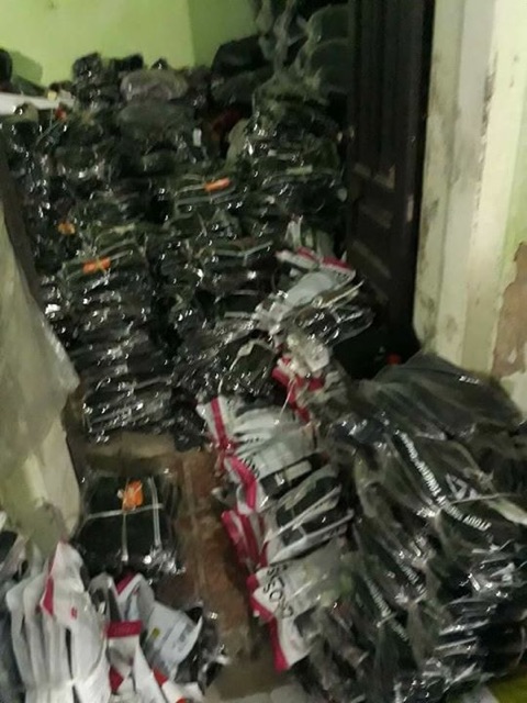 Quần Legging sọc chữ | BigBuy360 - bigbuy360.vn