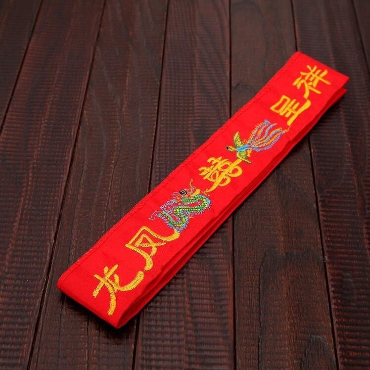 Khăn voan trùm đầu màu đỏ sang trọng dành cho cô dâu