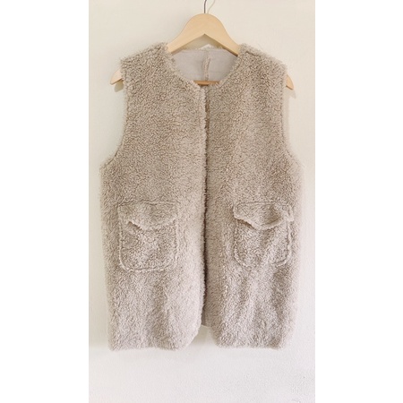 2hand_ Áo gile lông cừu dáng dài siêu xinh