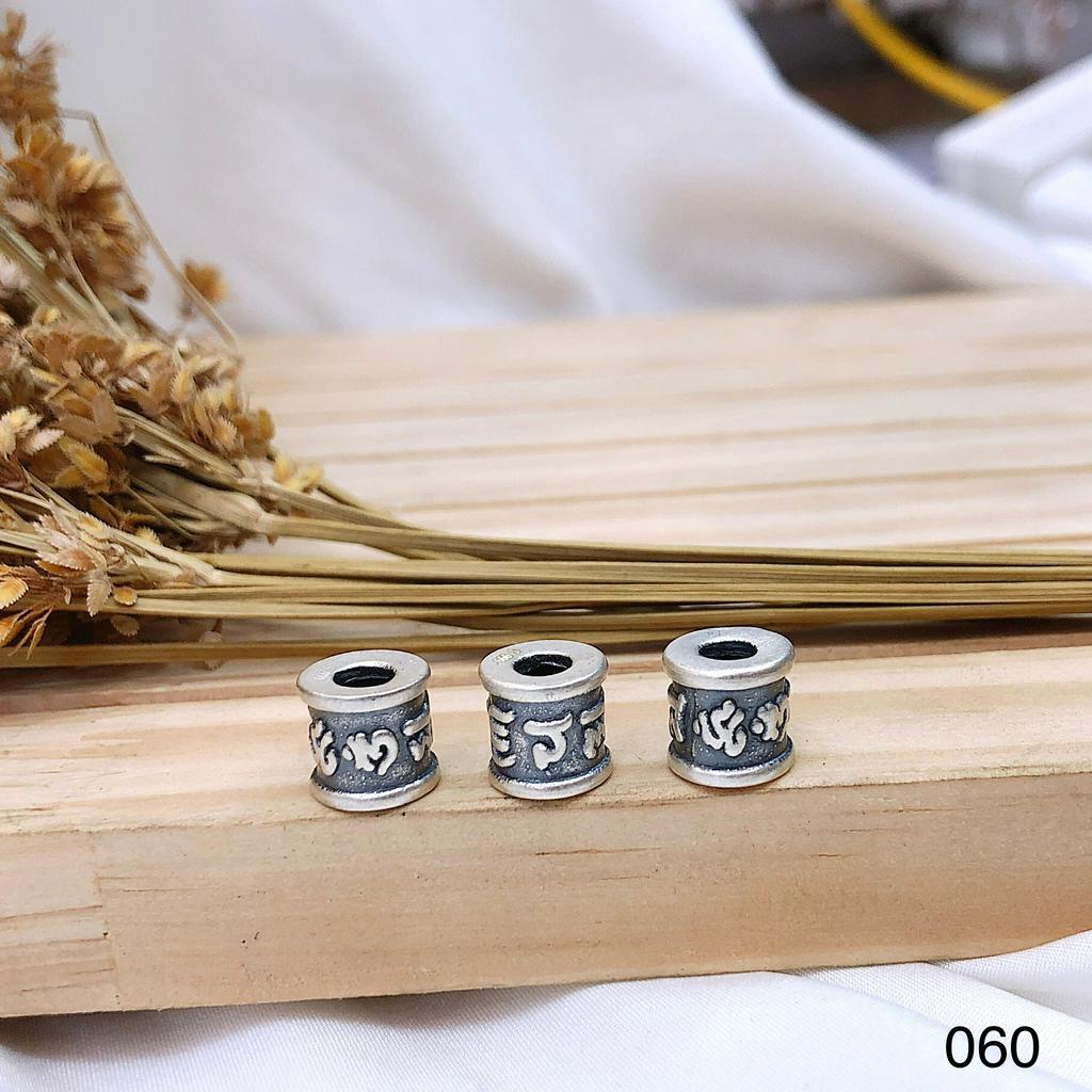 Charm bạc trụ khắc om mani padme hum