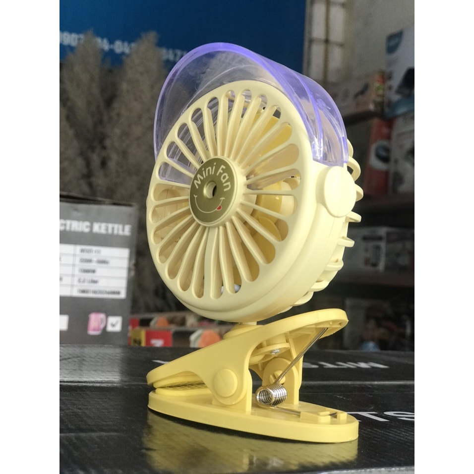 Quạt tích điện mini phun sương kẹp bàn Mini Fan, cầm tay,có đèn siêu cute. pin bền, siêu mát.