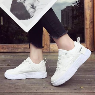 Giày Sneaker Nữ Viền Chữ