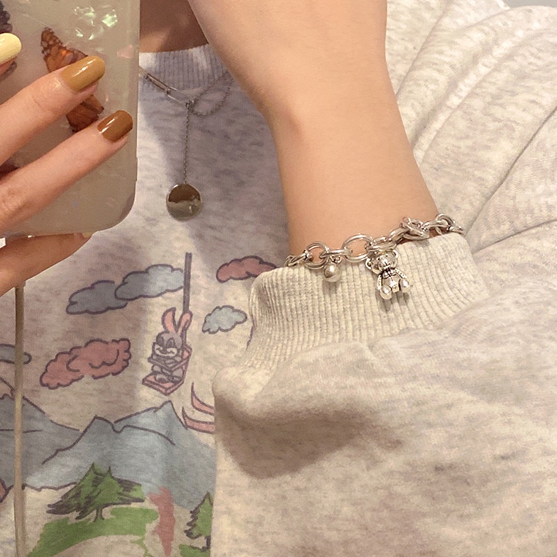 Vòng đeo tay bằng kim loại họa tiết gấu dễ thương bắt mắt | BigBuy360 - bigbuy360.vn