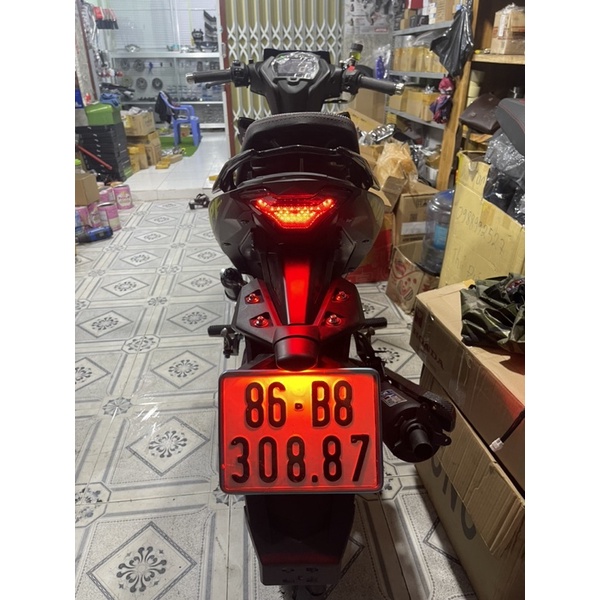 Đèn hậu tst ex 150