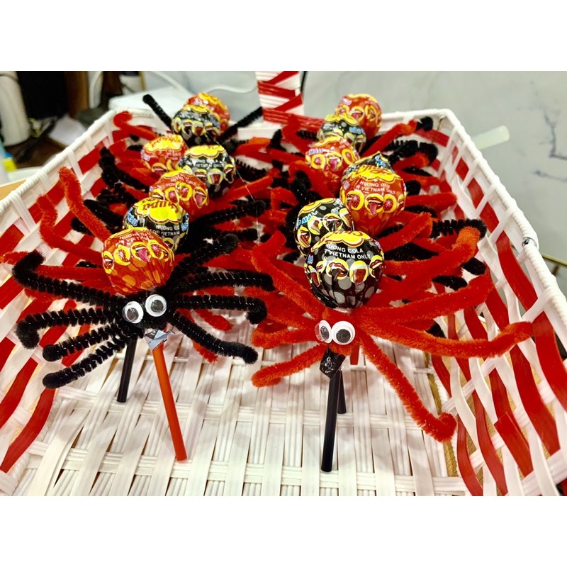 Kẹo mút halloween