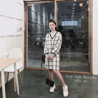 Váy dạ kẻ cổ tim