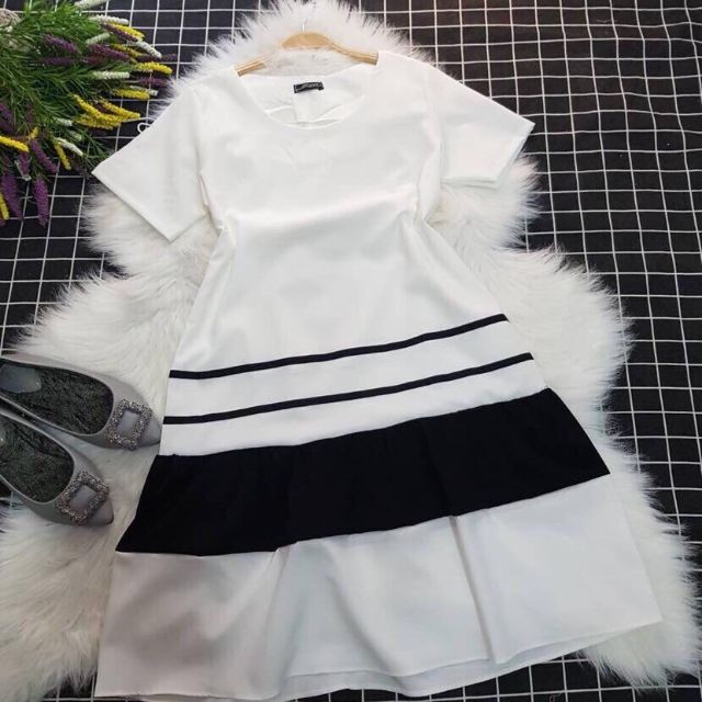 Váy bèo cute viền trắng đen