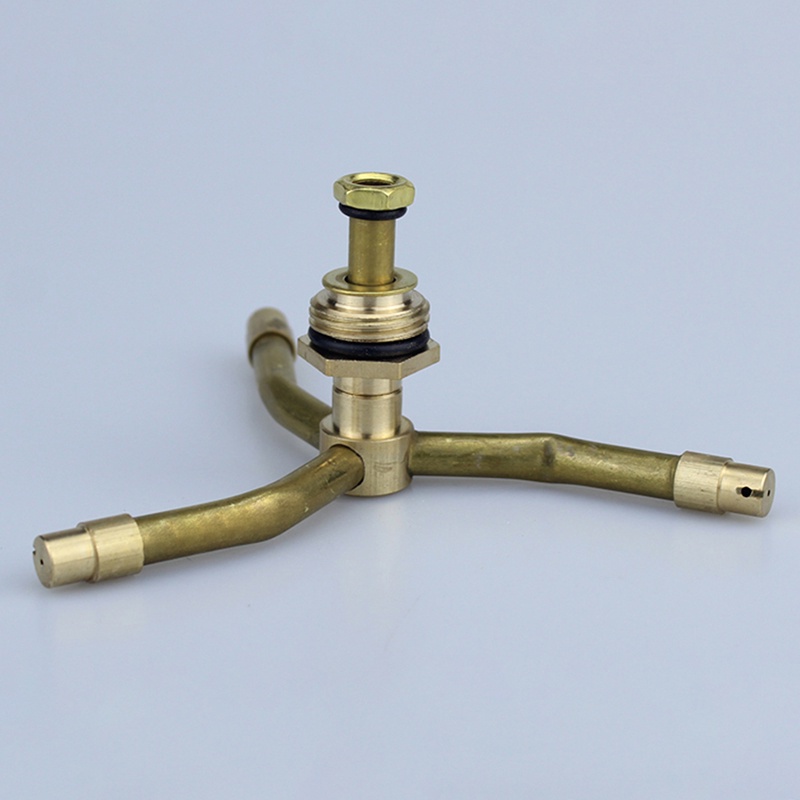 Vòi Phun Nước Tưới Vườn Có Thể Xoay Tiện Dụng