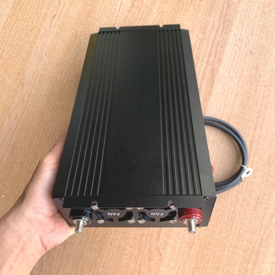 Bộ chuyển đổi kích điện ắc quy 12V lên 220V sóng Sin Chuẩn 2000W dùng tại gia đình, xe tải lớn, nhà xưởng