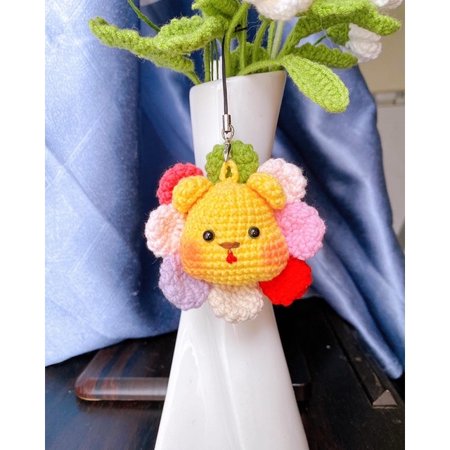 - Mặt thú cưng viền hoa