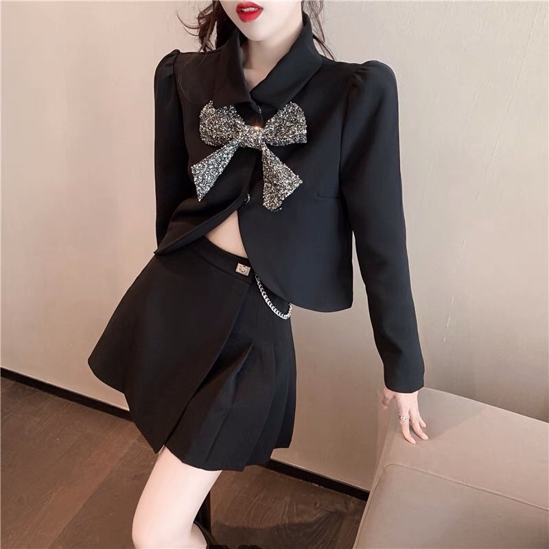Áo vest croptop kèm nơ chân váy chữ A