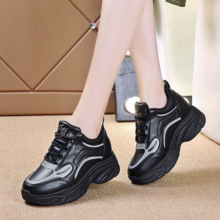 GIÀY THỂ THAO NỮ MÀU ĐEN ĐỘN ĐẾ 7CM (N16)