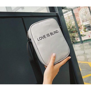Túi LOVE IS BLIND